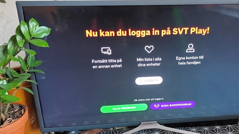 En tv-skärm som visar text för hur man loggar in i SVT-PLAY